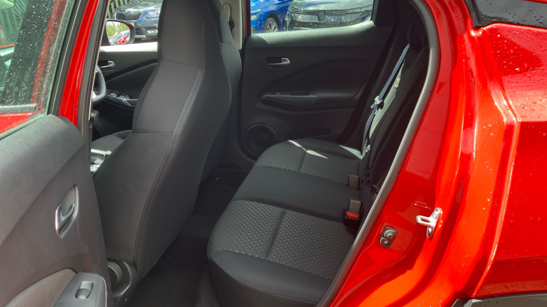 Nissan Juke 1.0 DiG-T 114 Acenta 5dr Petrol Hatchback